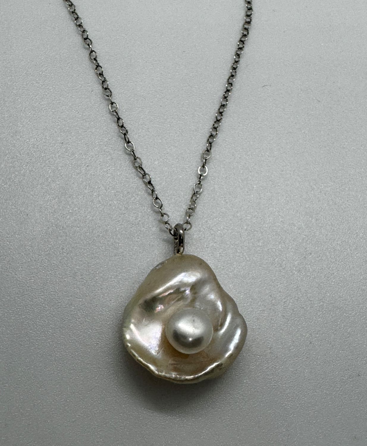 Greenhood Necklaace Peach Keshi Pearl with White Round Pearl