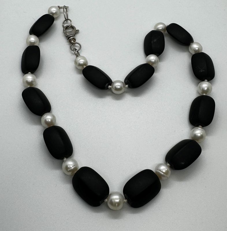 Greenhood Necklace Frosted Black Onyx Barrell w/Pearl
