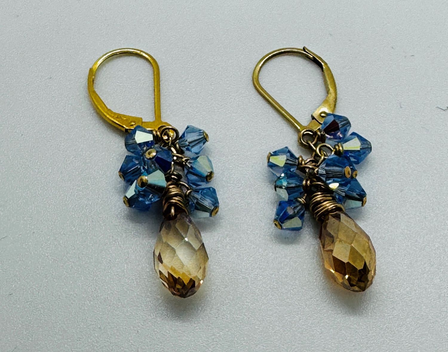Robb Earrings Light Blue Faceted Crystals