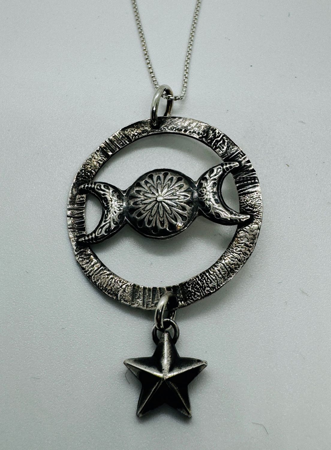 O&#39;Brien Necklace Circle w/Moonphase and Star Dangle