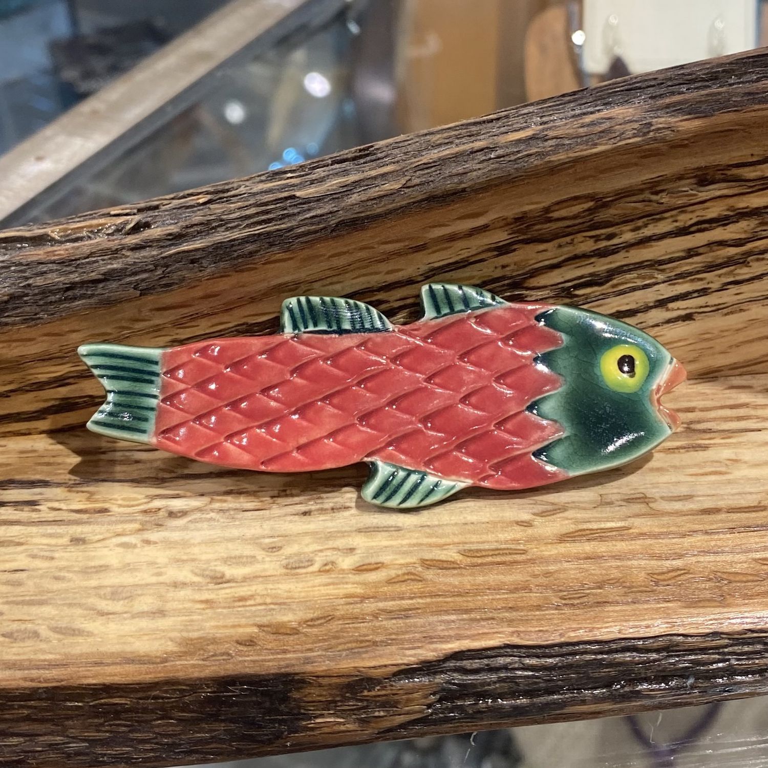 Juekoff Pin Red/Green Ceramic Fish