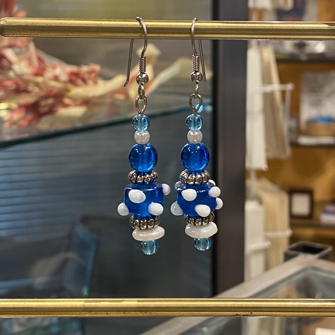 Juekoff Earrings Beaded Blue/White