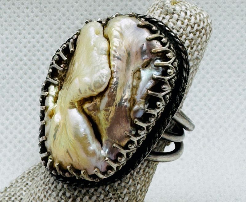 Stendardo Ring Baroque Pearl