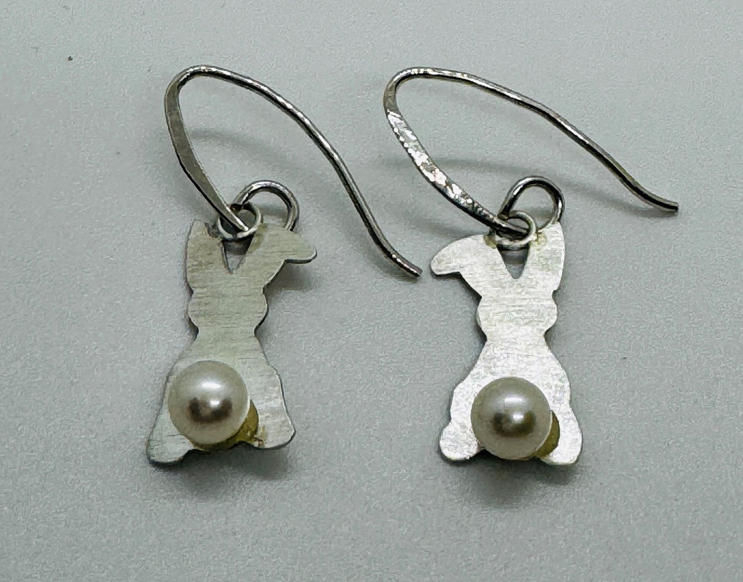 Gonzales Earring Bunny with Pearl