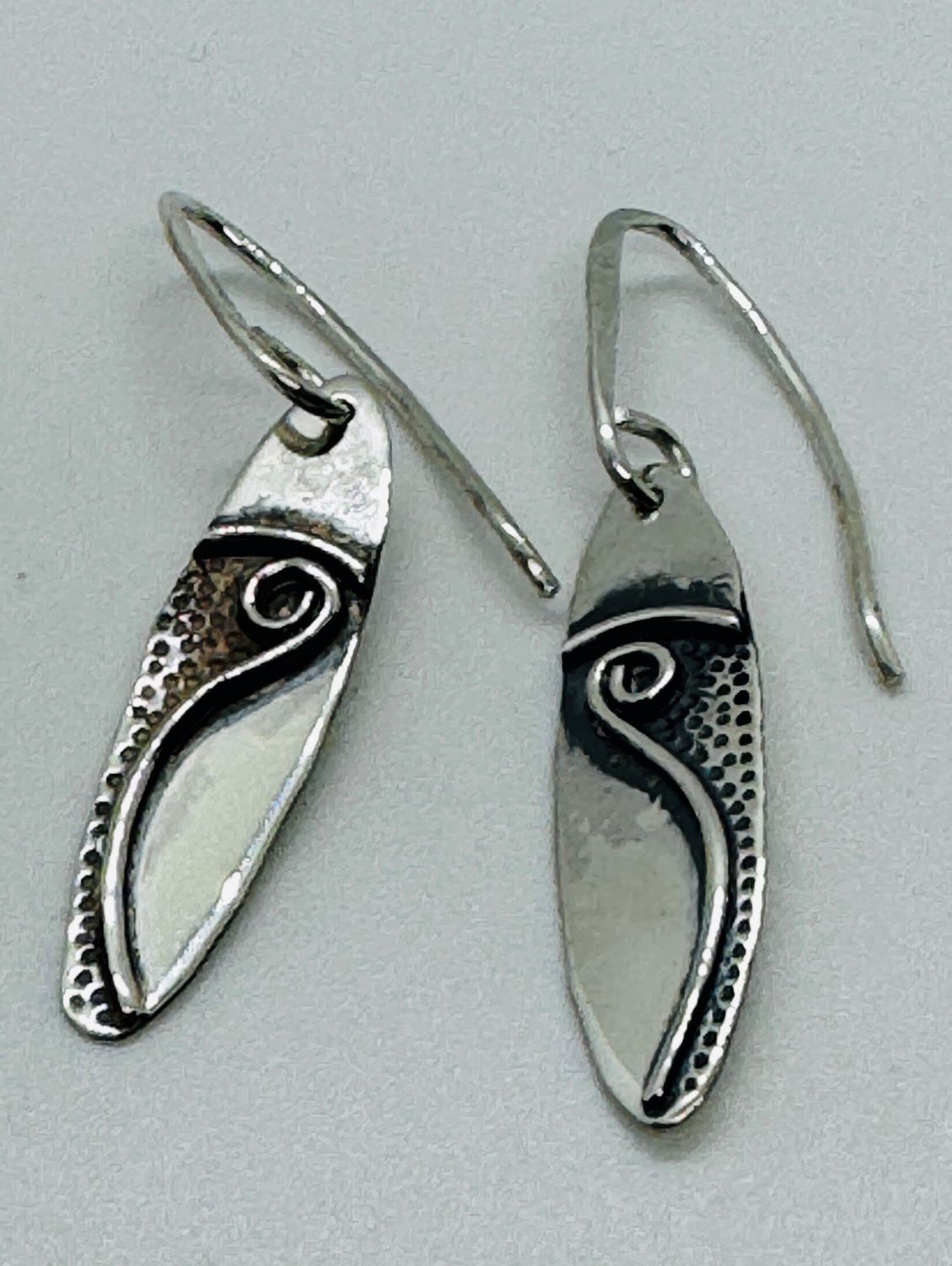 Gonzales Earrings Oval with bar and swirl