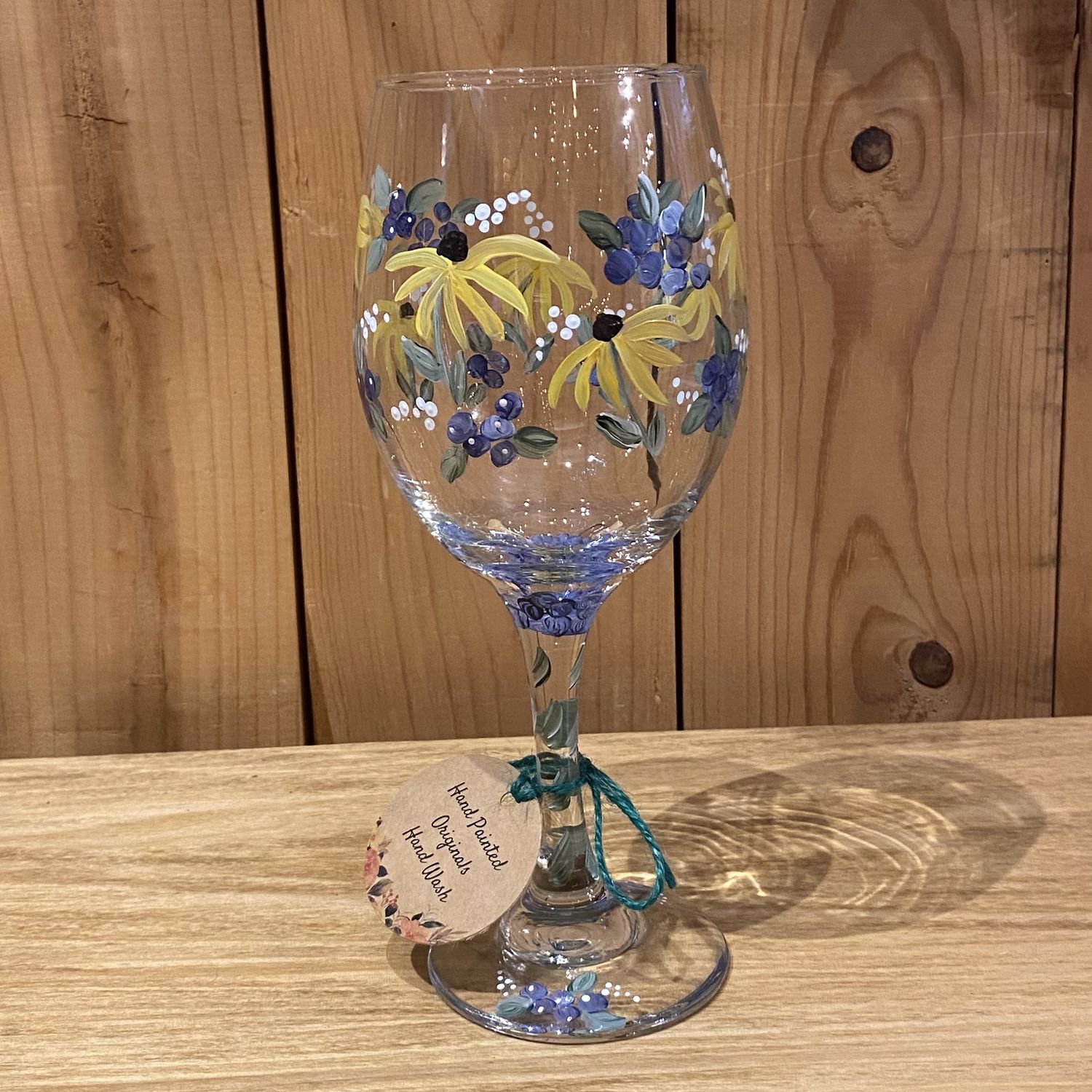 Snyder Hand Painted 20 Oz Wine Glass Black Eye Susan/Blueberries