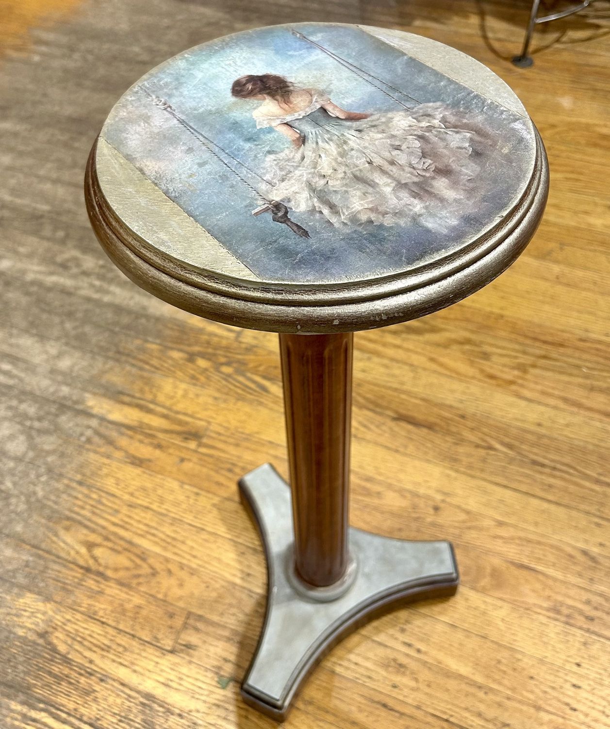 DiFrancisco Table, Round with Angel