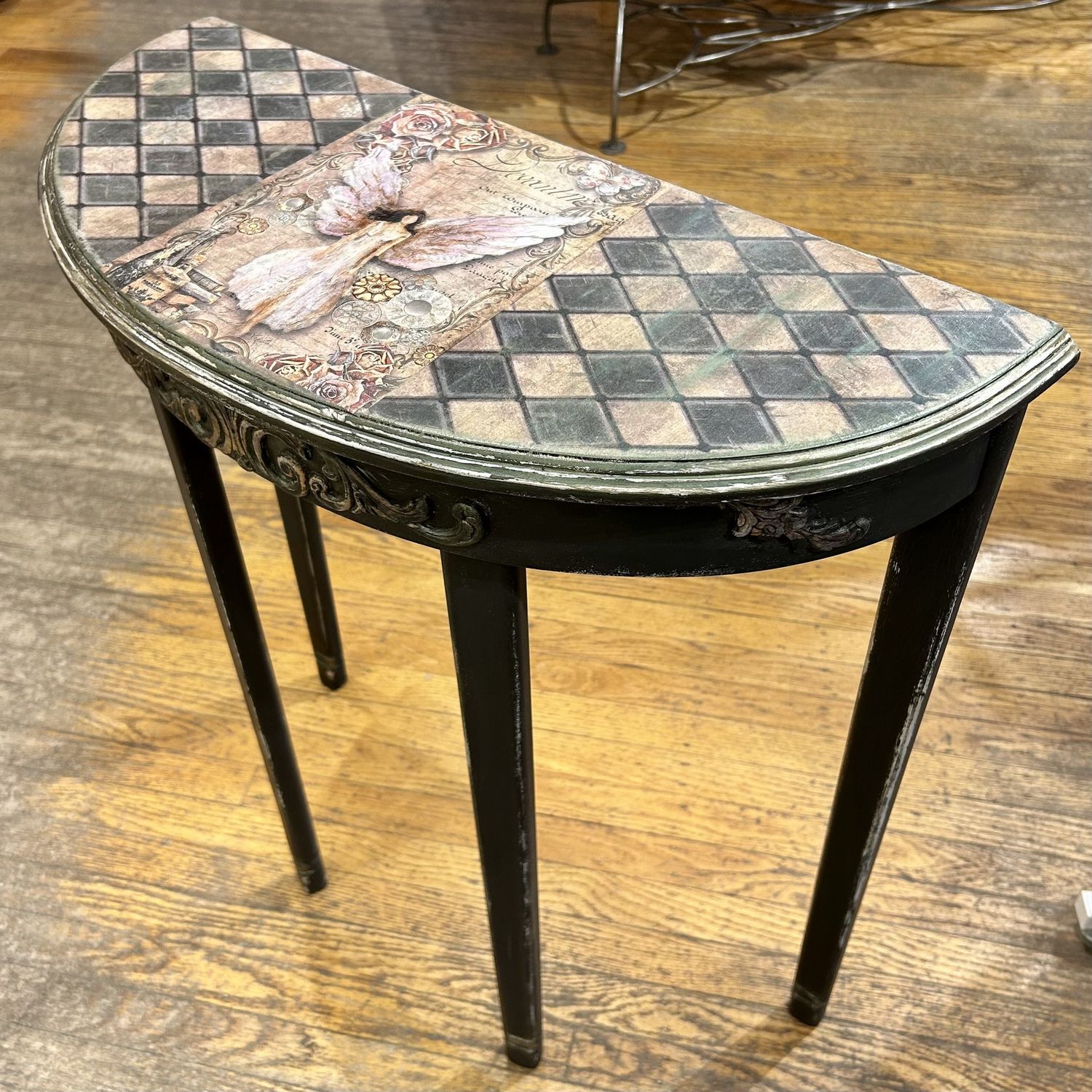 DiFrancisco Table Half Circle with Angel