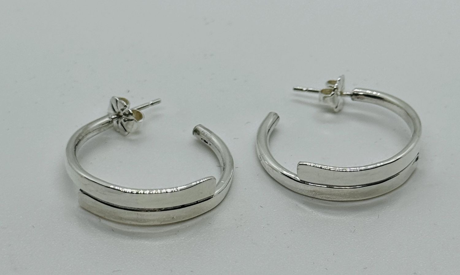 Gray Earring Silver 2 Band