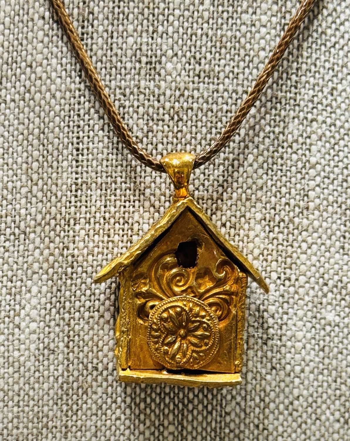 Coller Necklace Bronze Birdhouse