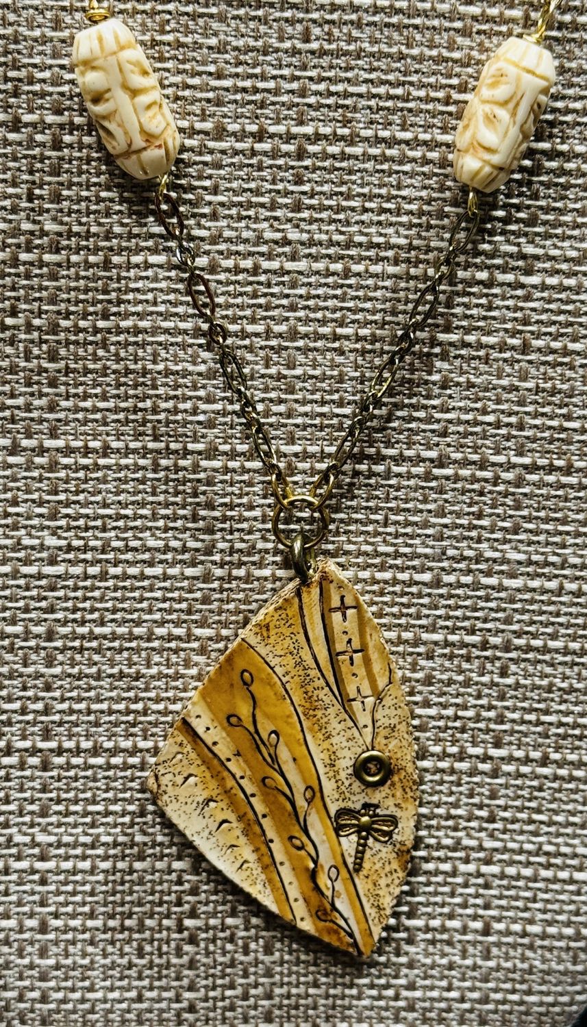Coller Necklace Dragonfly on Polymer