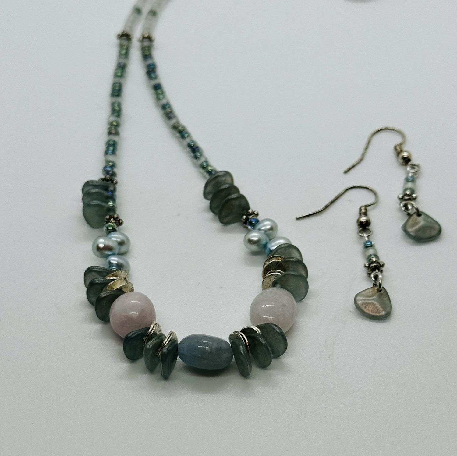 Coller Necklace/Earring Set Blue Glass and Pealr