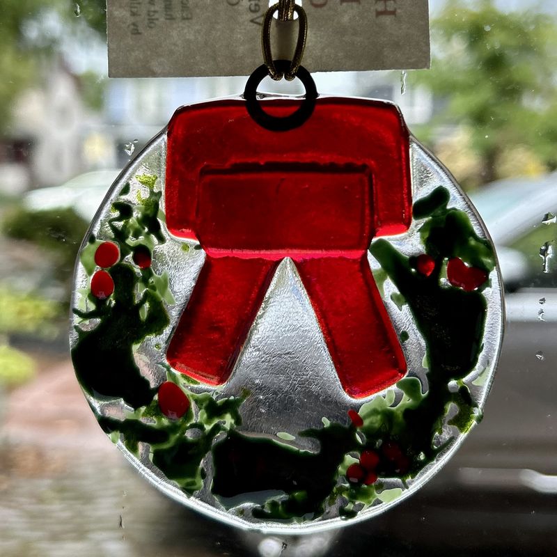 Verre Visage Fused Glass Wreath Ornament 507