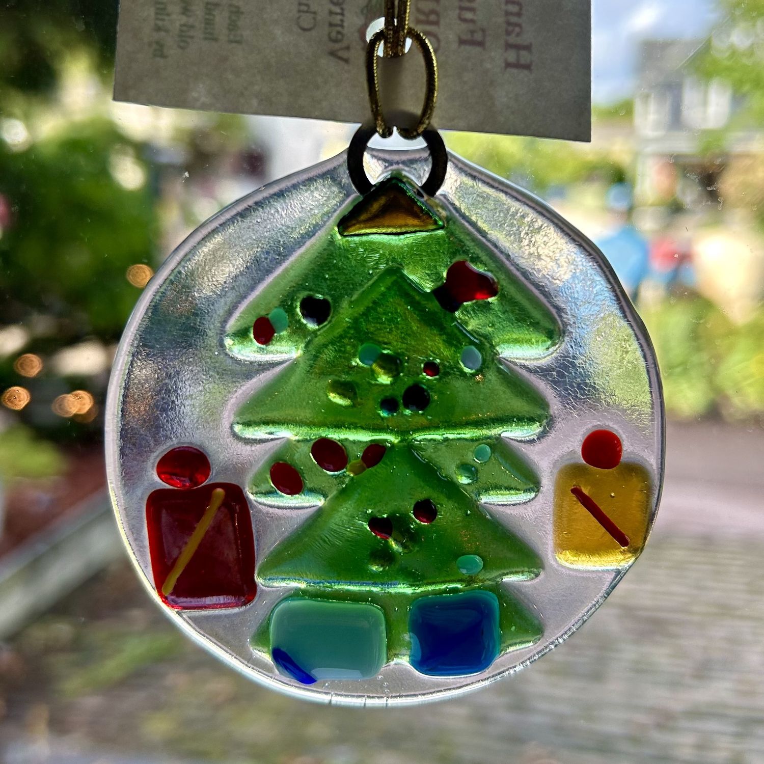 Verre Visage Fused Glass Tree &amp; Presents Ornament 395