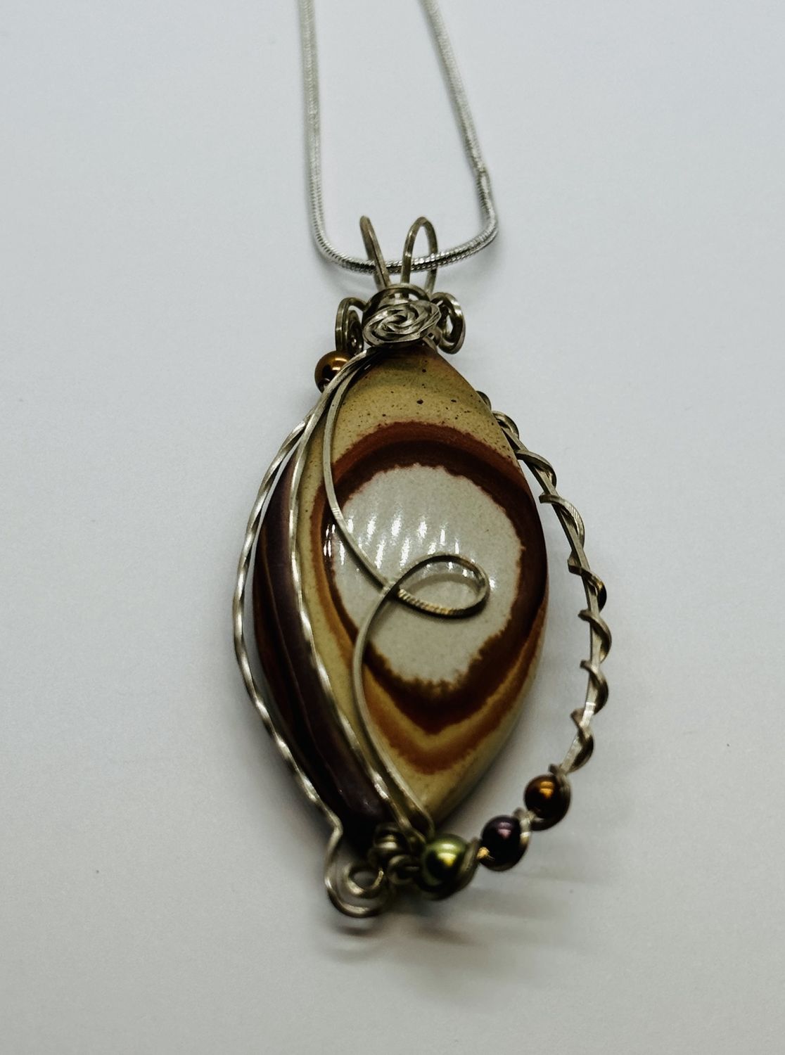 Coller Necklace Wonderstone on Silver Chain