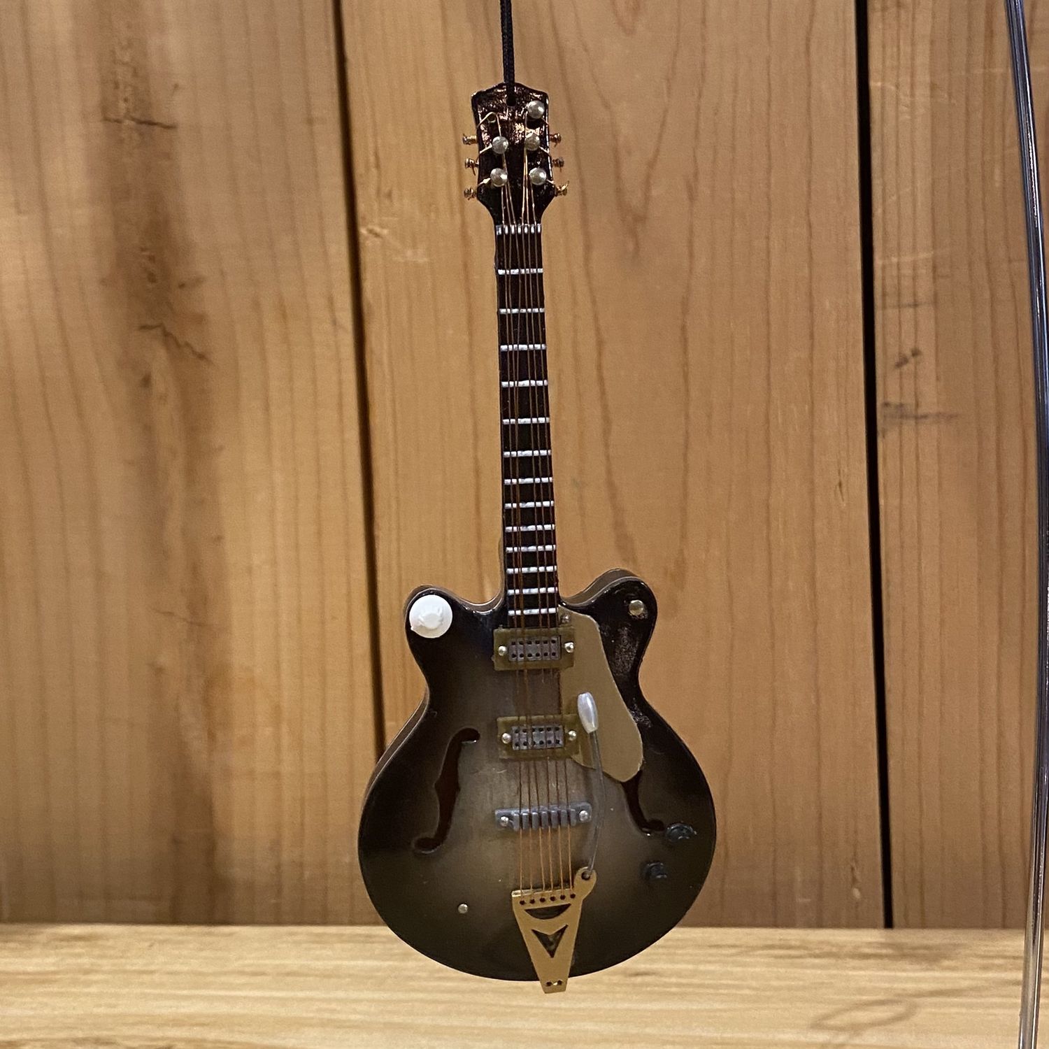 Broadway Country Classic Electric Guitar Ornament