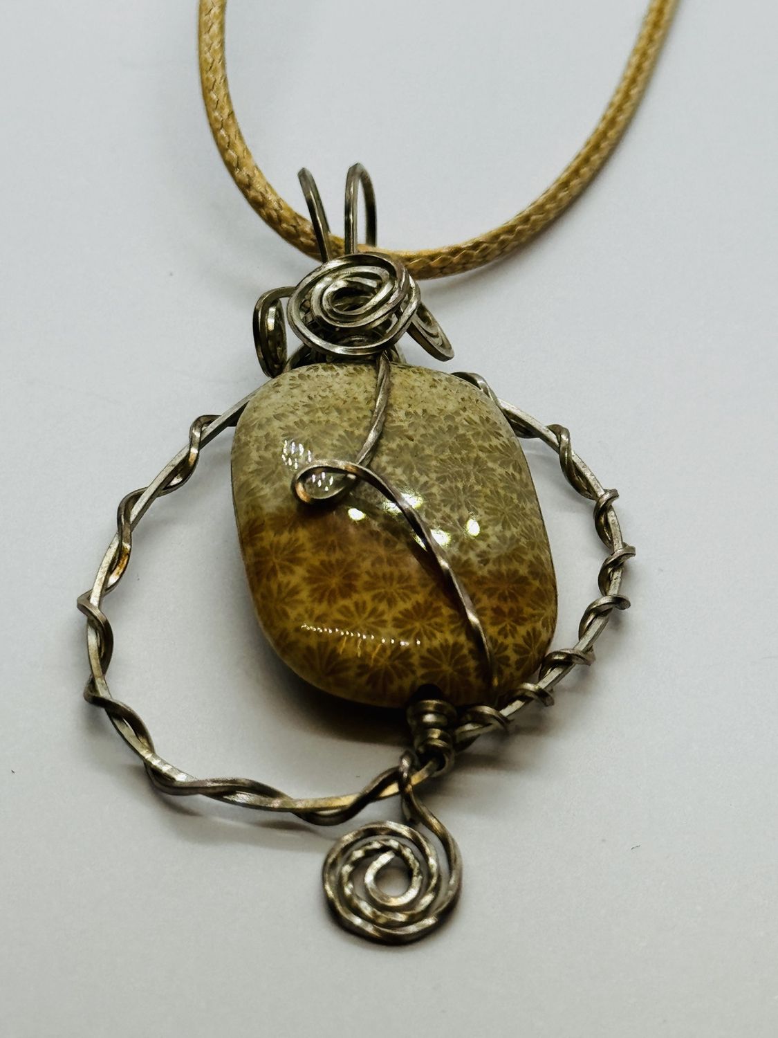 Coller Necklace Two Tone Fossil Coral
