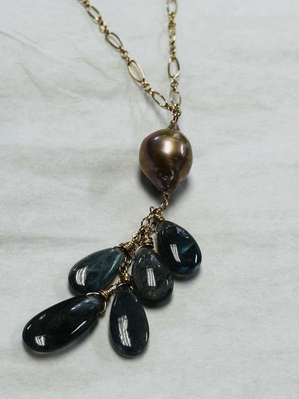 Robb Necklace Labradorite Cascade with Baroque Pearl
