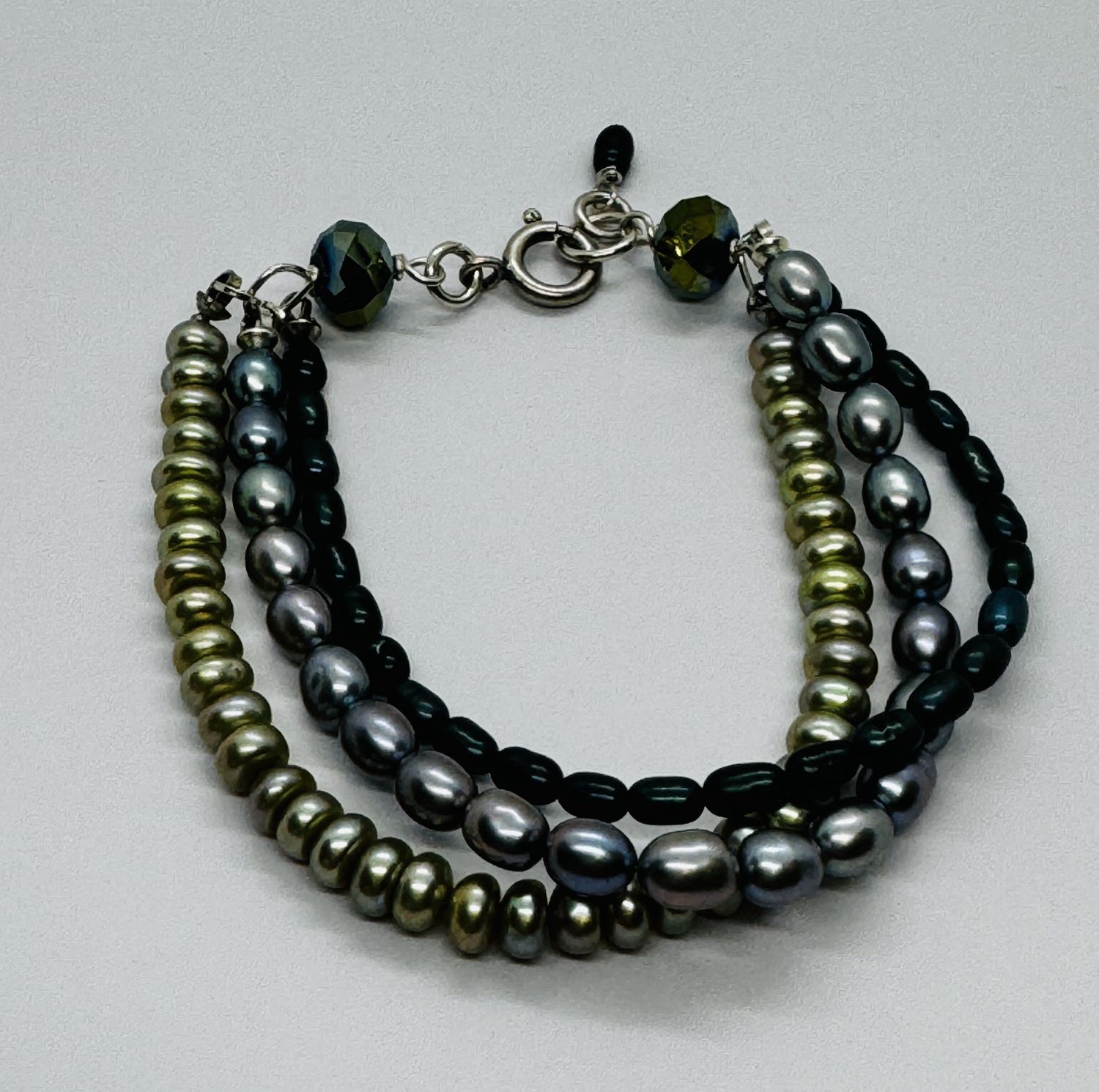 Robb Bracelet 3 Strand Mixed Color Pearls