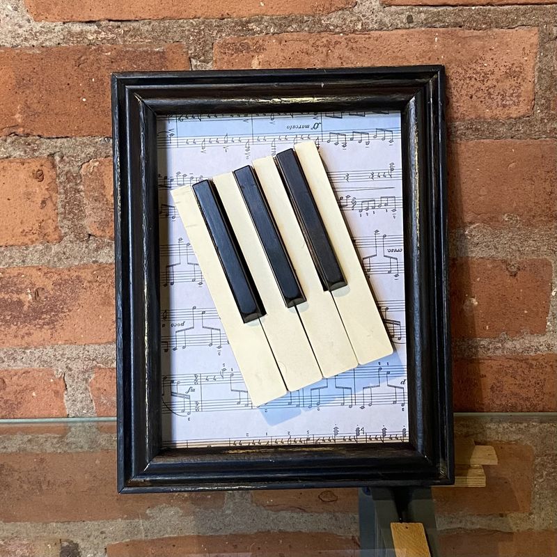 Angerame Black and Gold Frame with Piano 3 Flats and 4 Keys