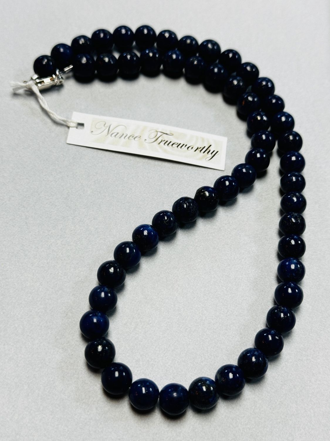 Trueworthy Necklace Round Lapis