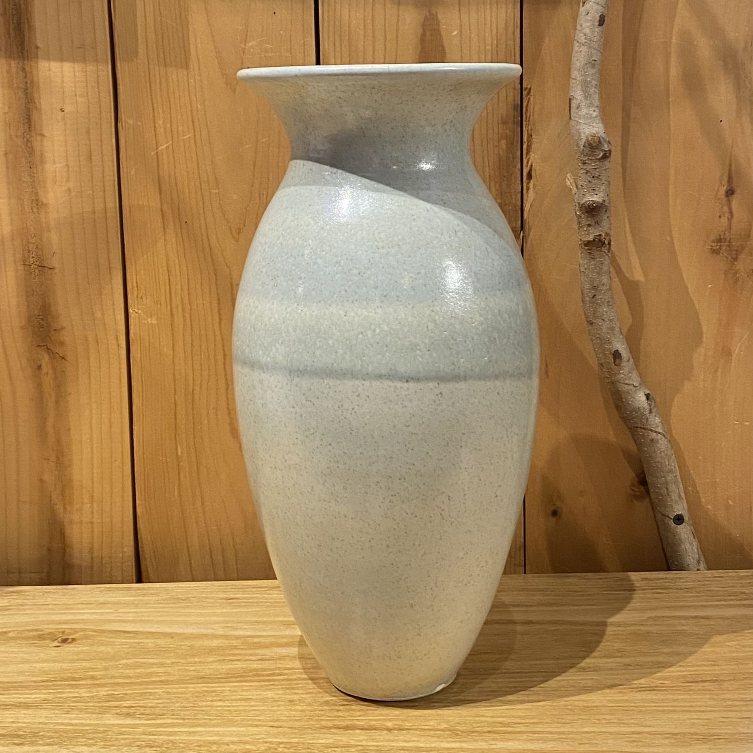 Hartman Big Vase Junco w/Blue