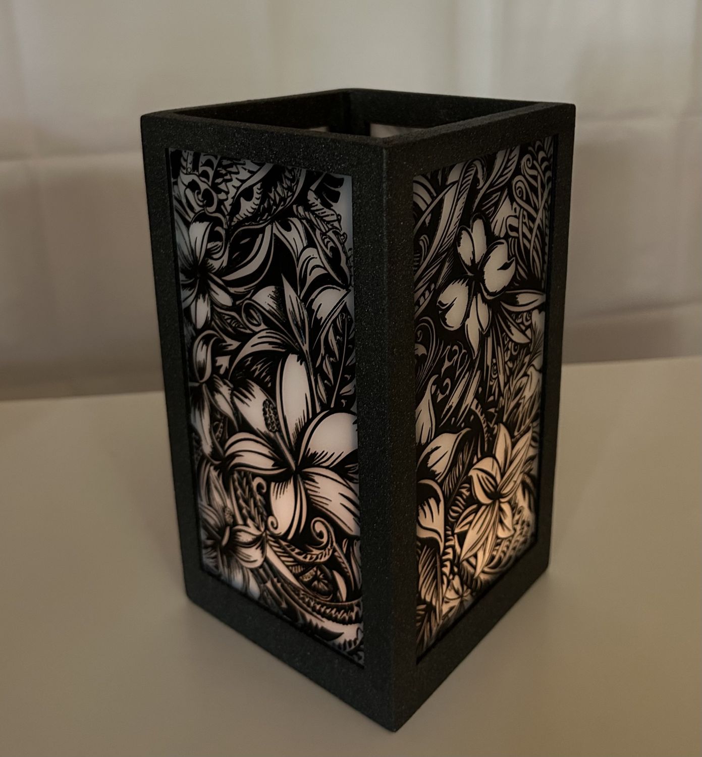 Julius Candleholder Acrylic Flowers