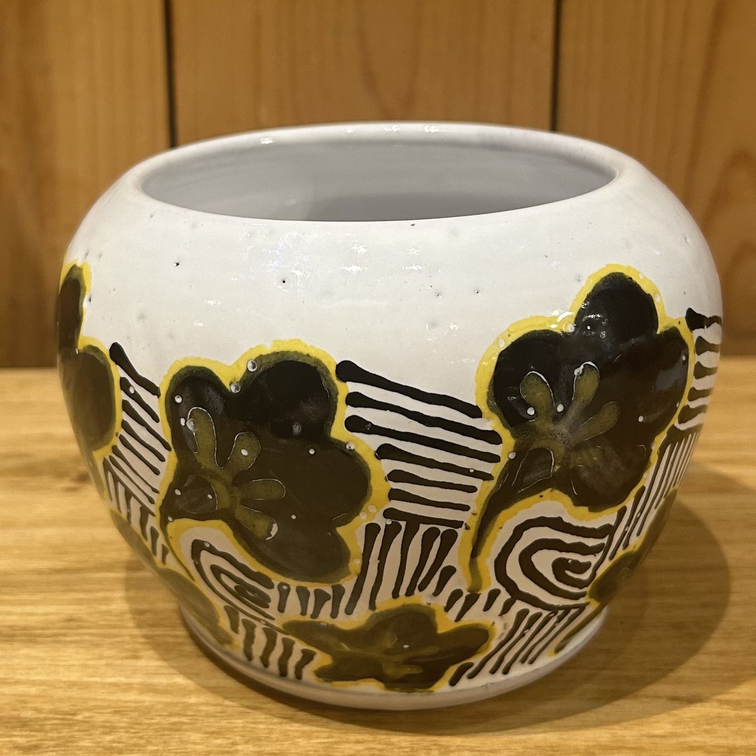 Okechukwu Vase White w/ Black/Yellow Leaves Small