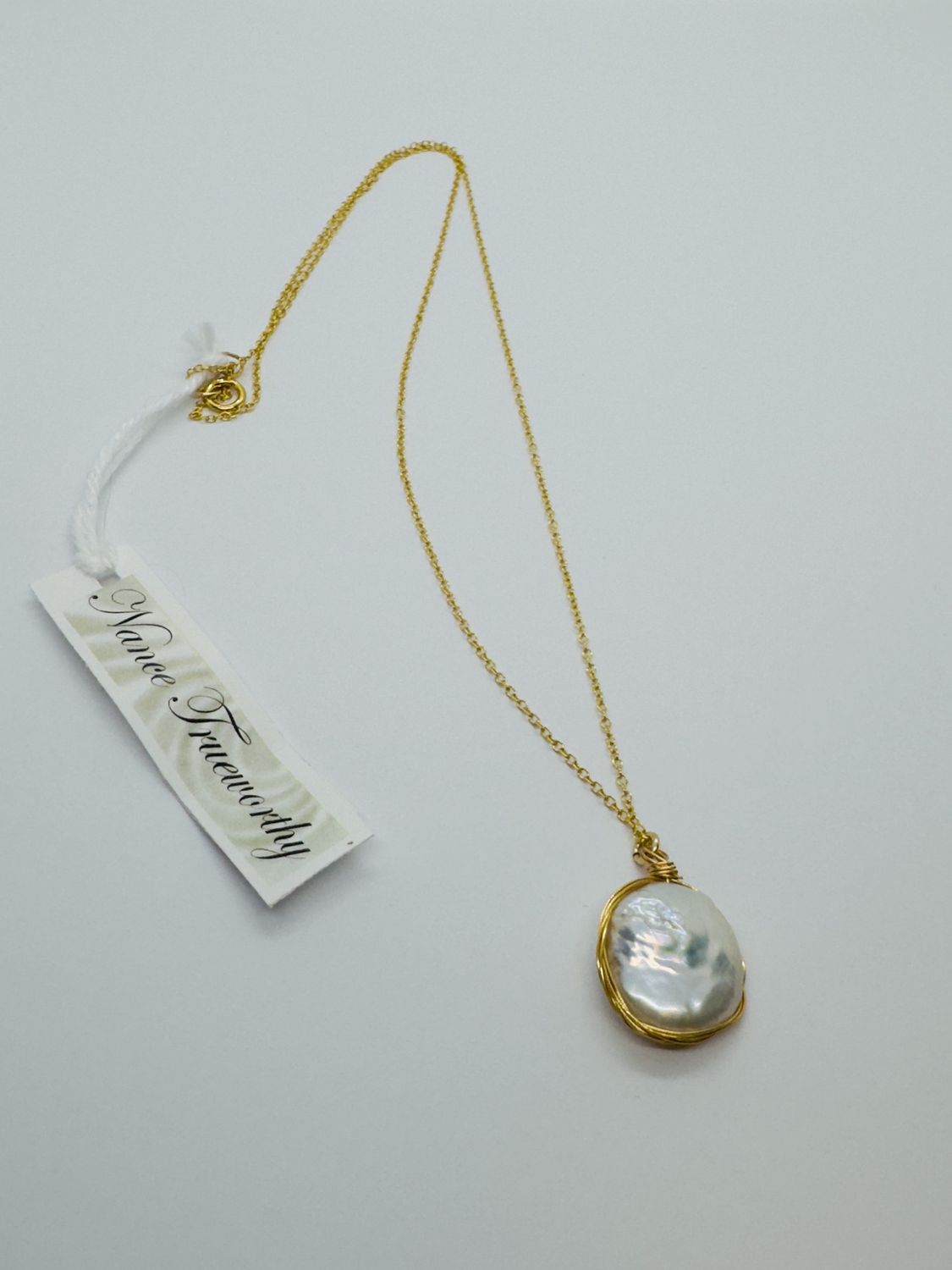 Trueworthy Necklace Round Freshwater Pearl in Gold Filled Setting