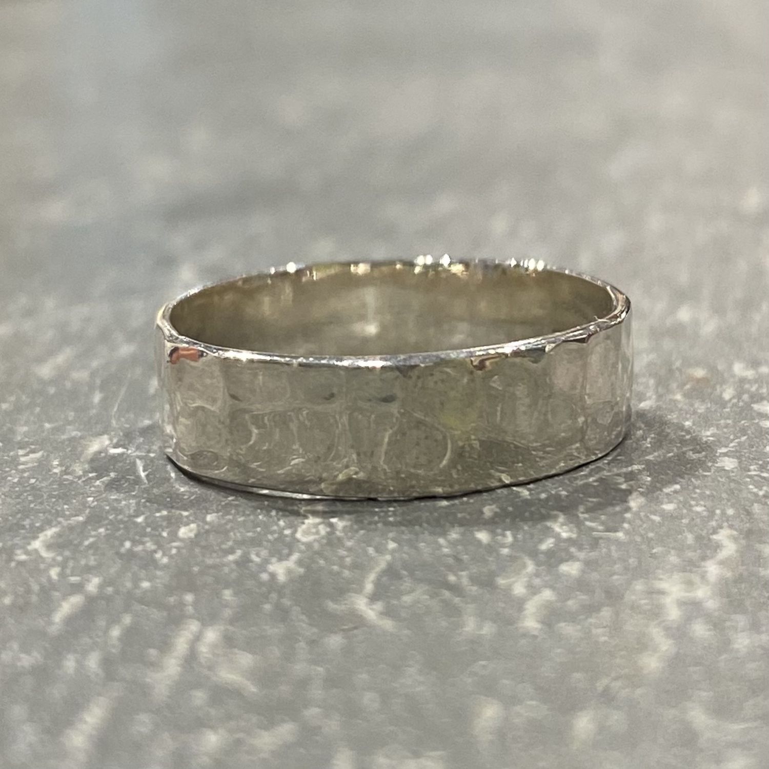 Tessler Ring Narrow Hammered, Size: 8