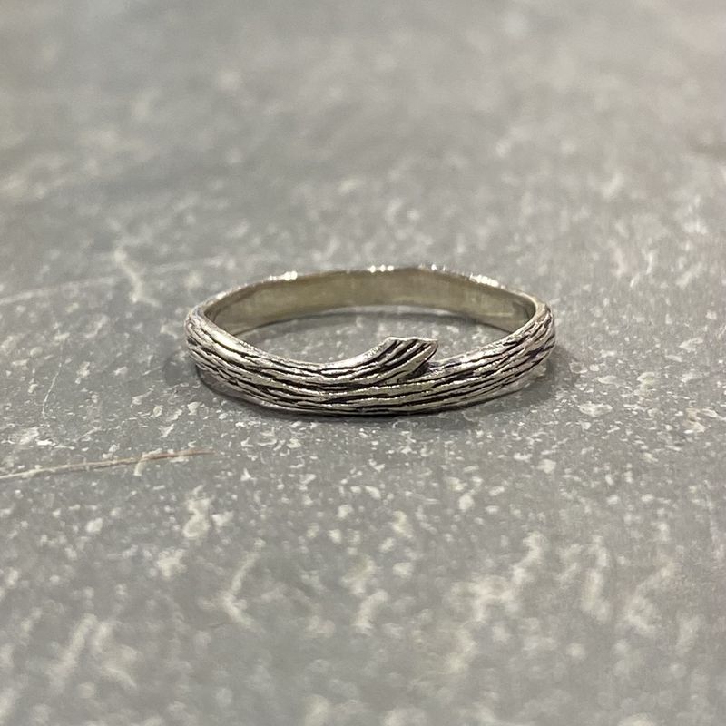 Tessler Ring Slim Wound Twig
