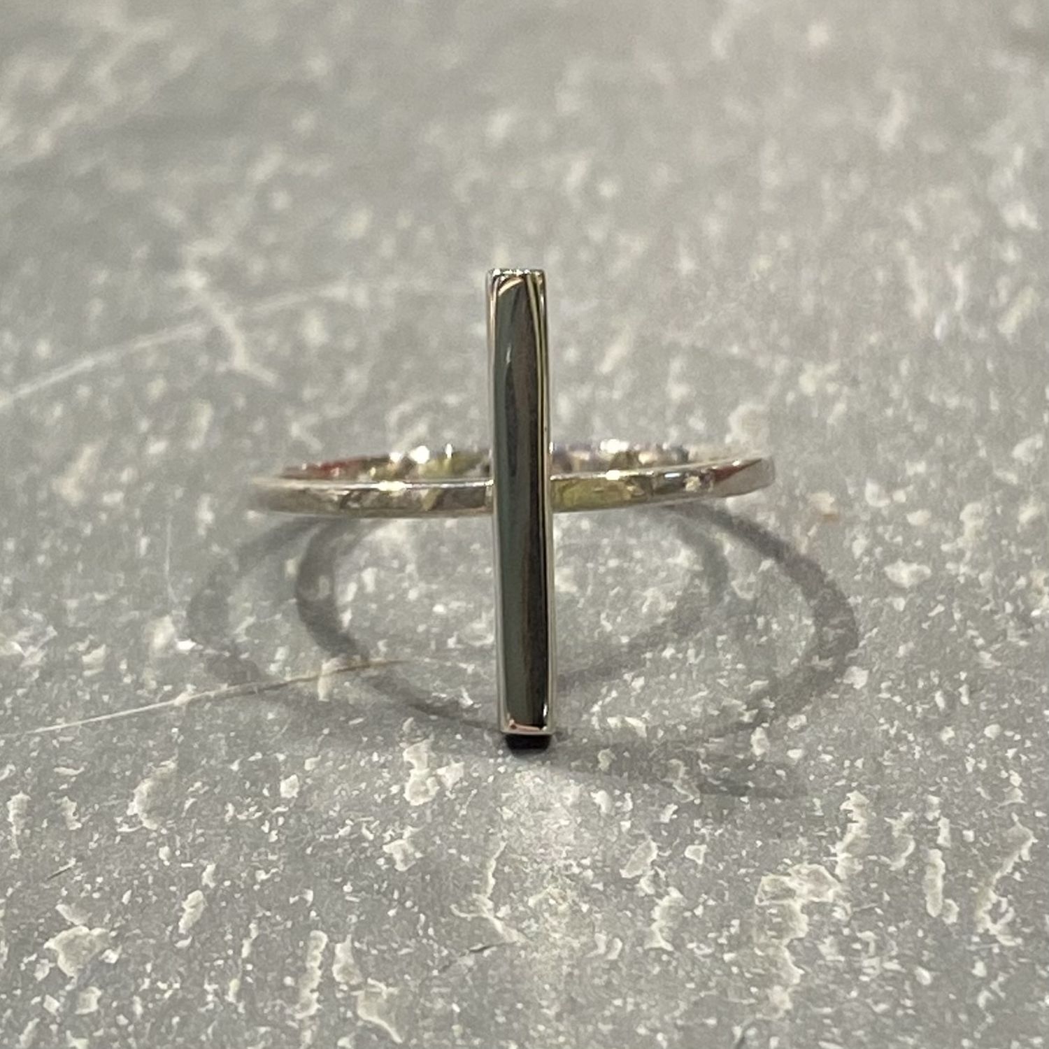 Tessler Ring Vertical Bar Band, Size: 5.5