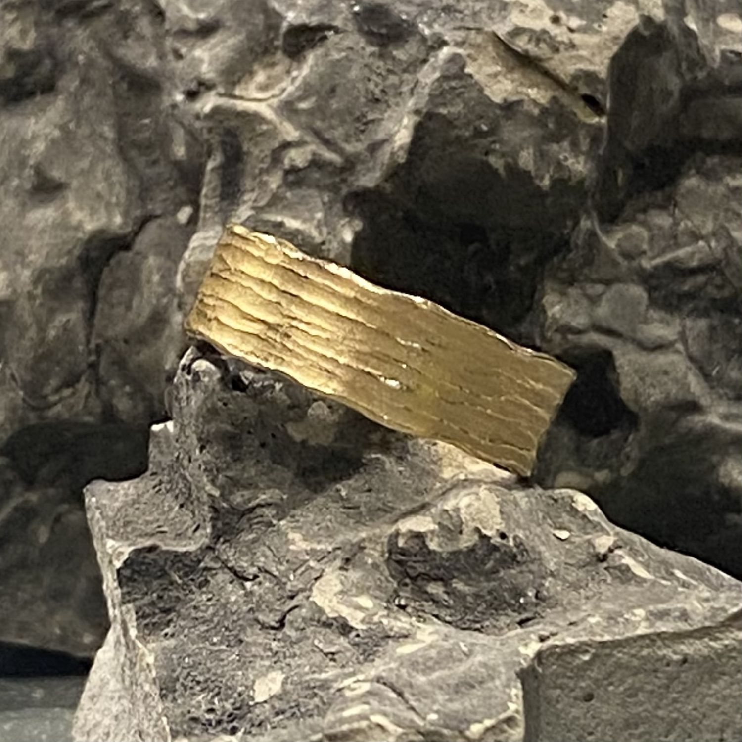 Sznajderman Ring Carved Gold Wedding Band