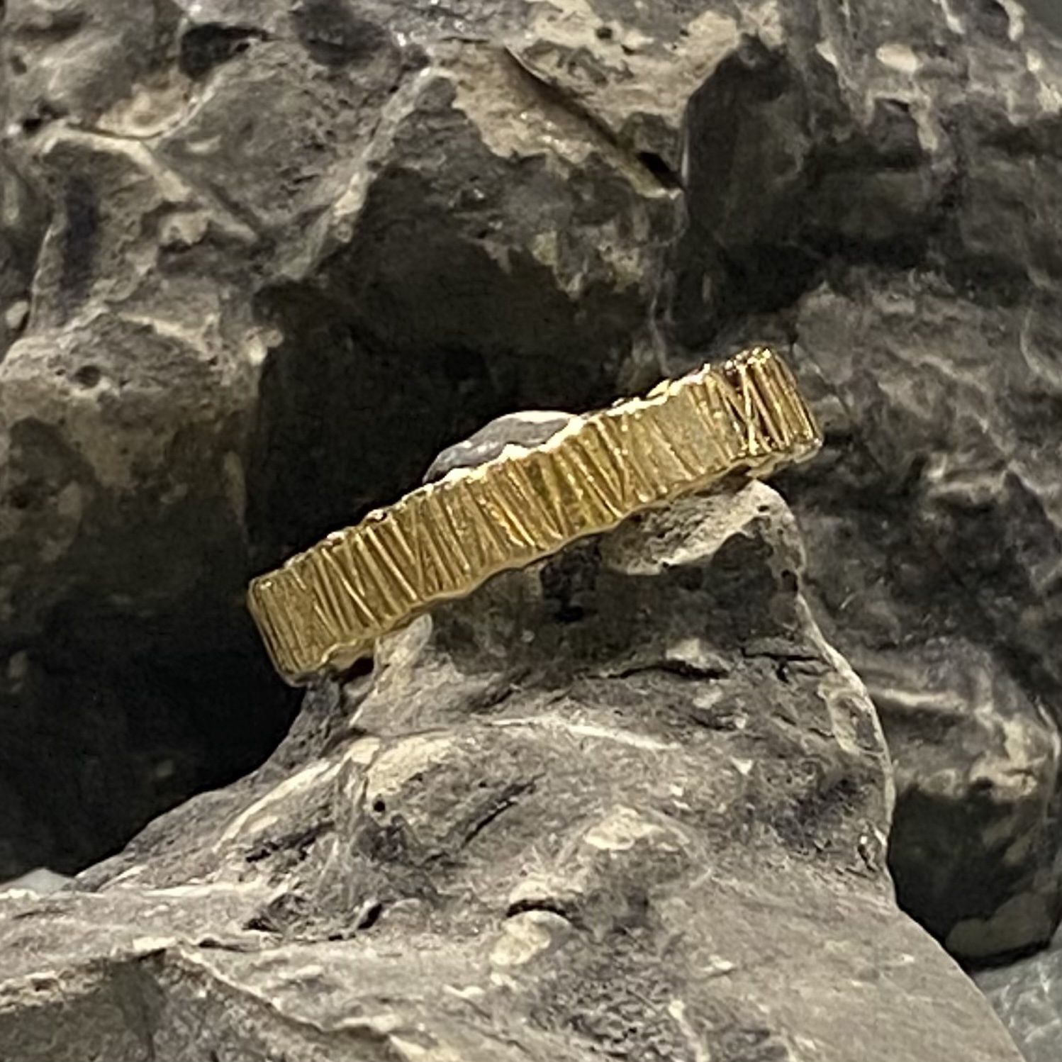 Sznajderman Ring 18k Yellow Gold Linear Textured Wedding Band