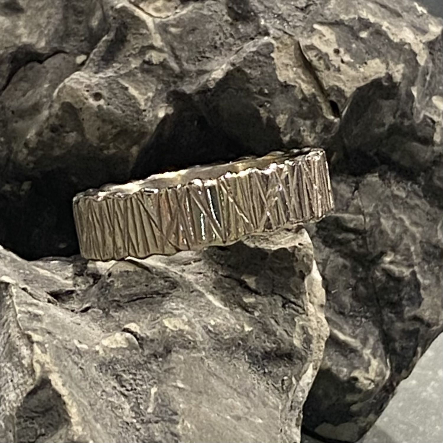 Sznajderman Ring 14k White Gold Linear Textured Wedding Band