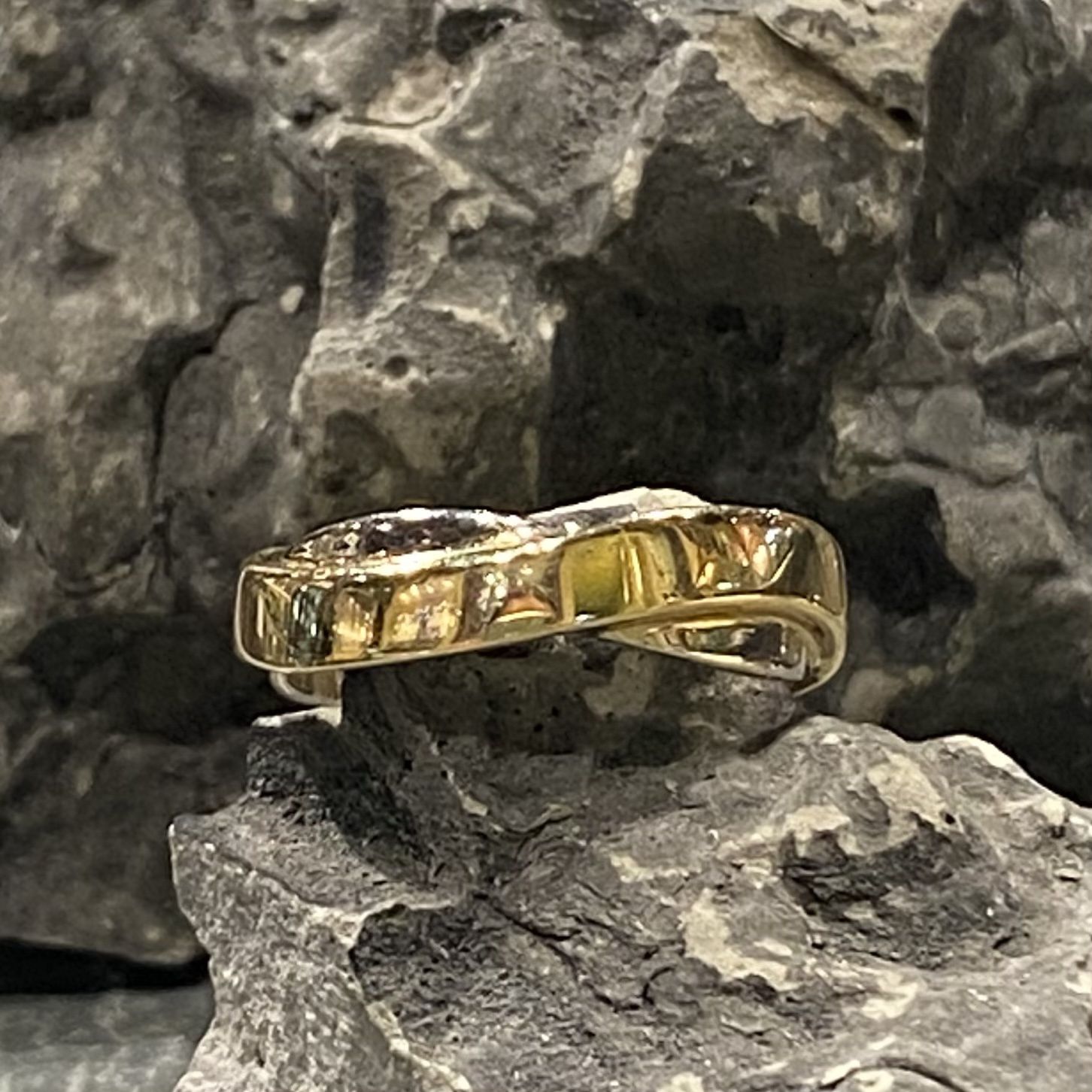 Sznajderman Ring &quot;Mobius&quot; Wedding Band