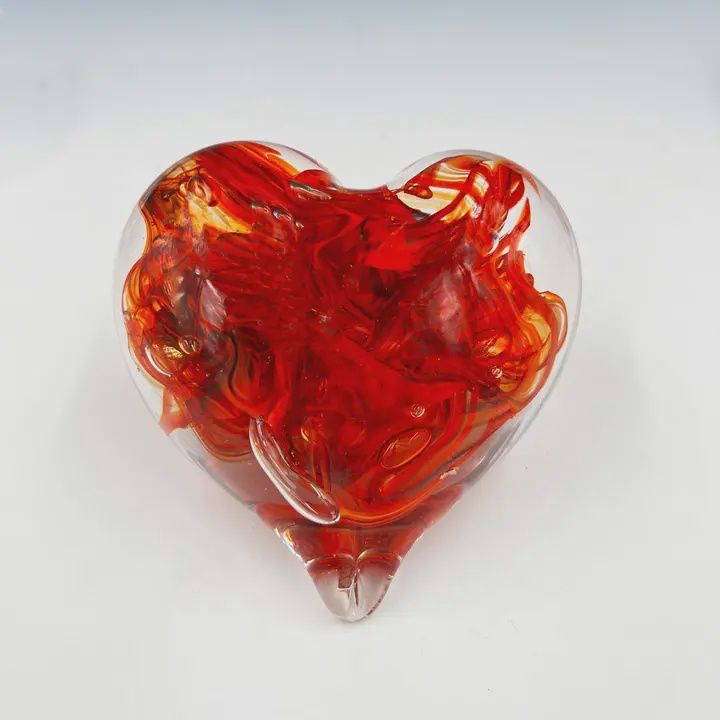 Boise Glass Heart Paperweight Red Mix