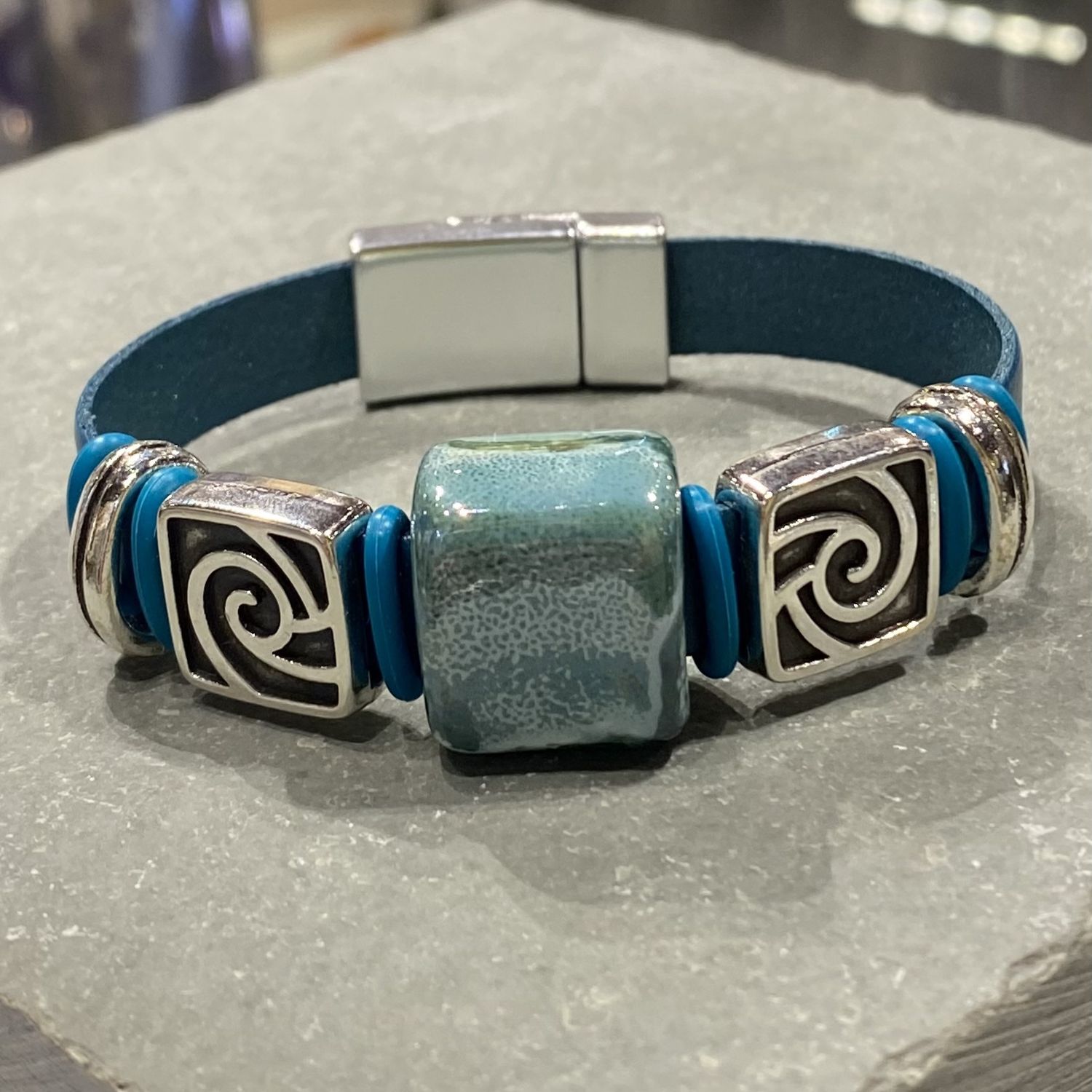 Whitney Bracelet Turquoise Leather with Large Turquoise Bead