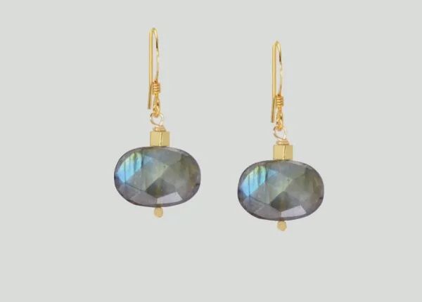 Edgy Petal Olivia Labradorite Ovla Gold Drop