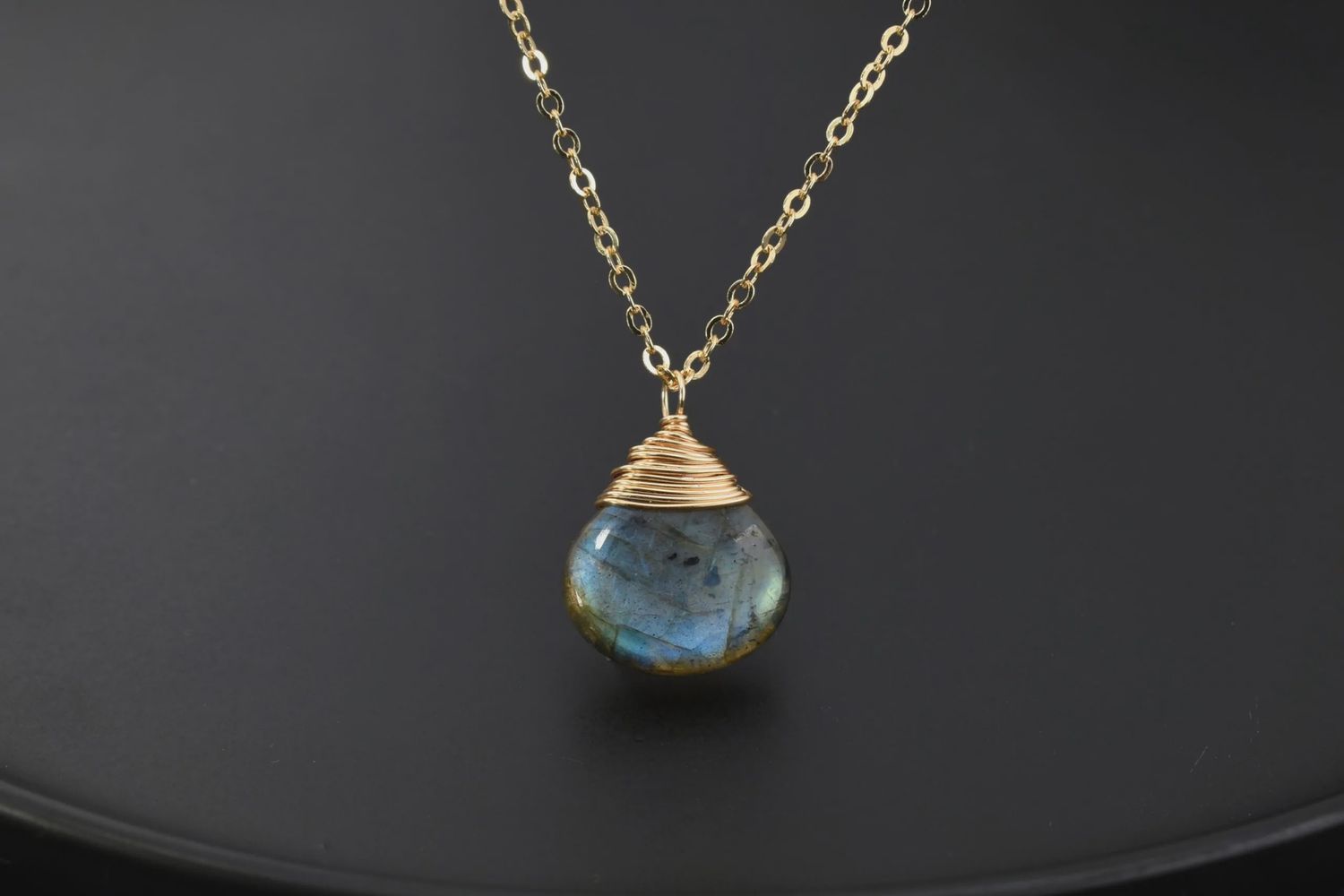 Edgy Petal Necklace Seraphina Smooth Labradorite Drops