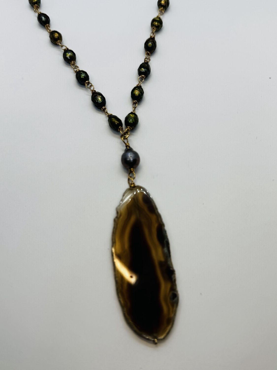 Robb Necklace Agate with Faceted Green Pearl Rosary