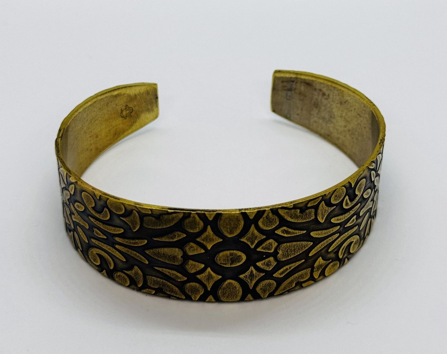 O&#39;Brien Cuff Brass 5/8&quot; Roll Printed Wrought Iron Design