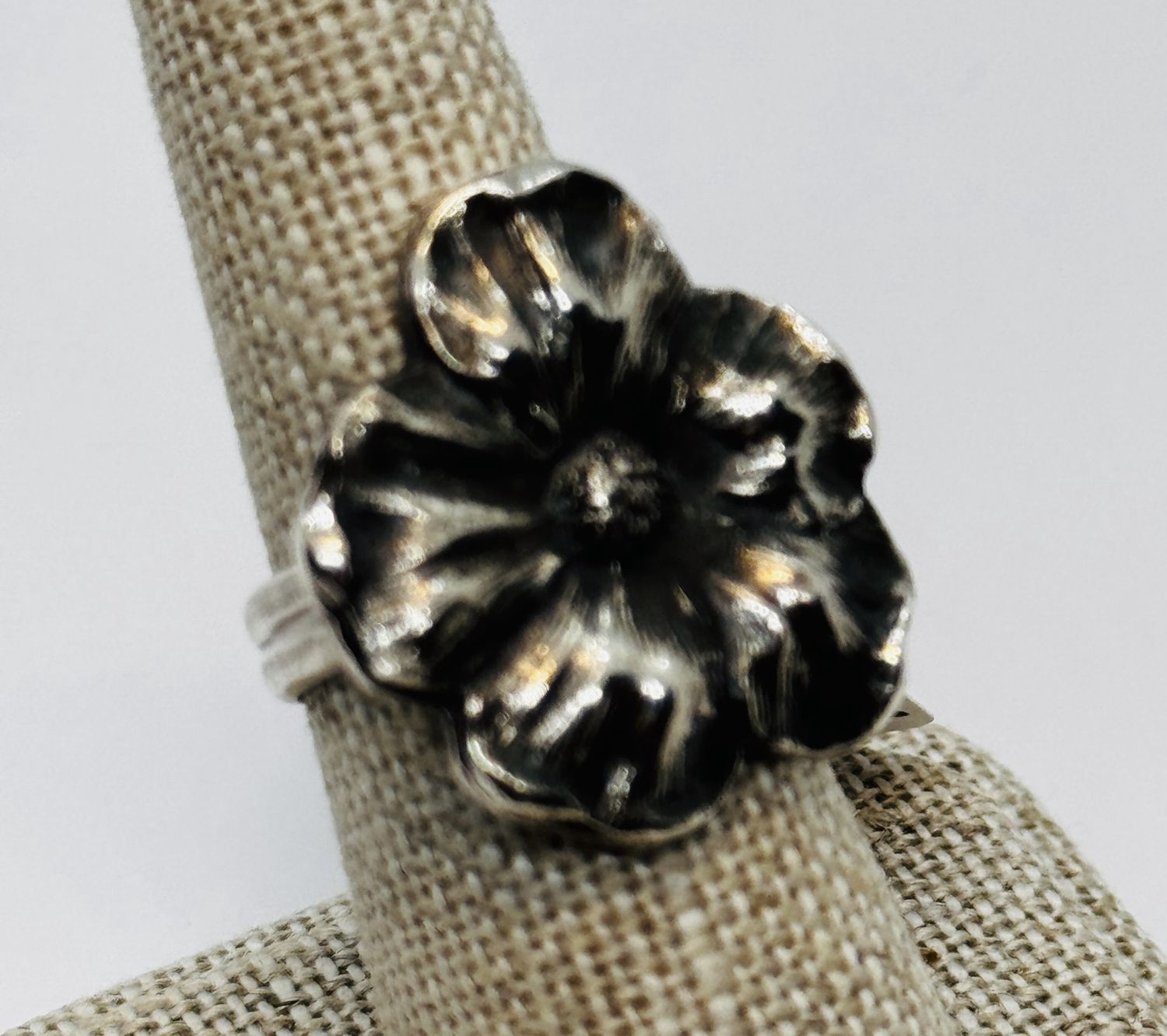 O&#39;Brien Ring Solid Pressed 5 Petal Flower