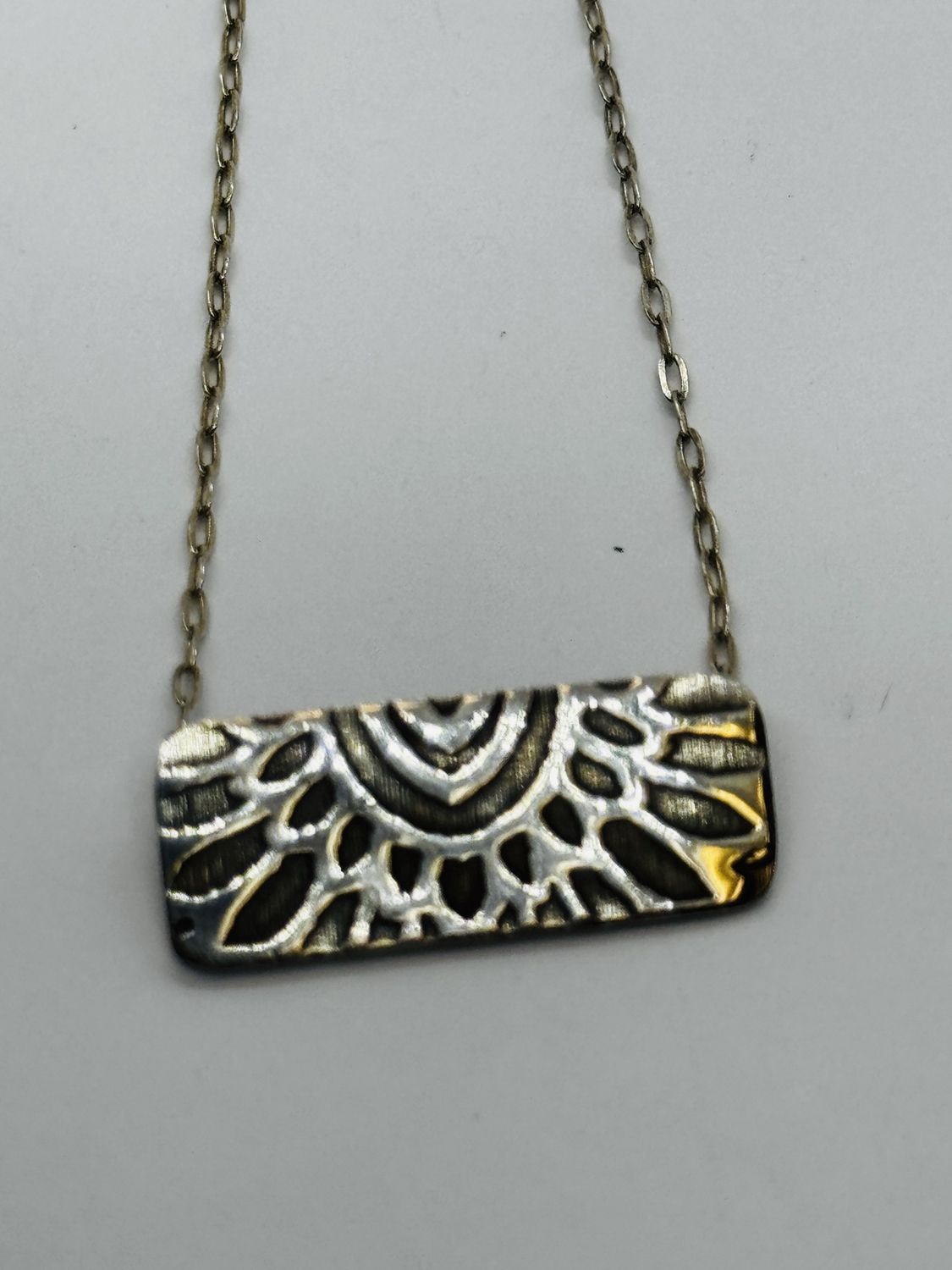 O&#39;Brien Necklace Sunburst Roll Printed Rectangle