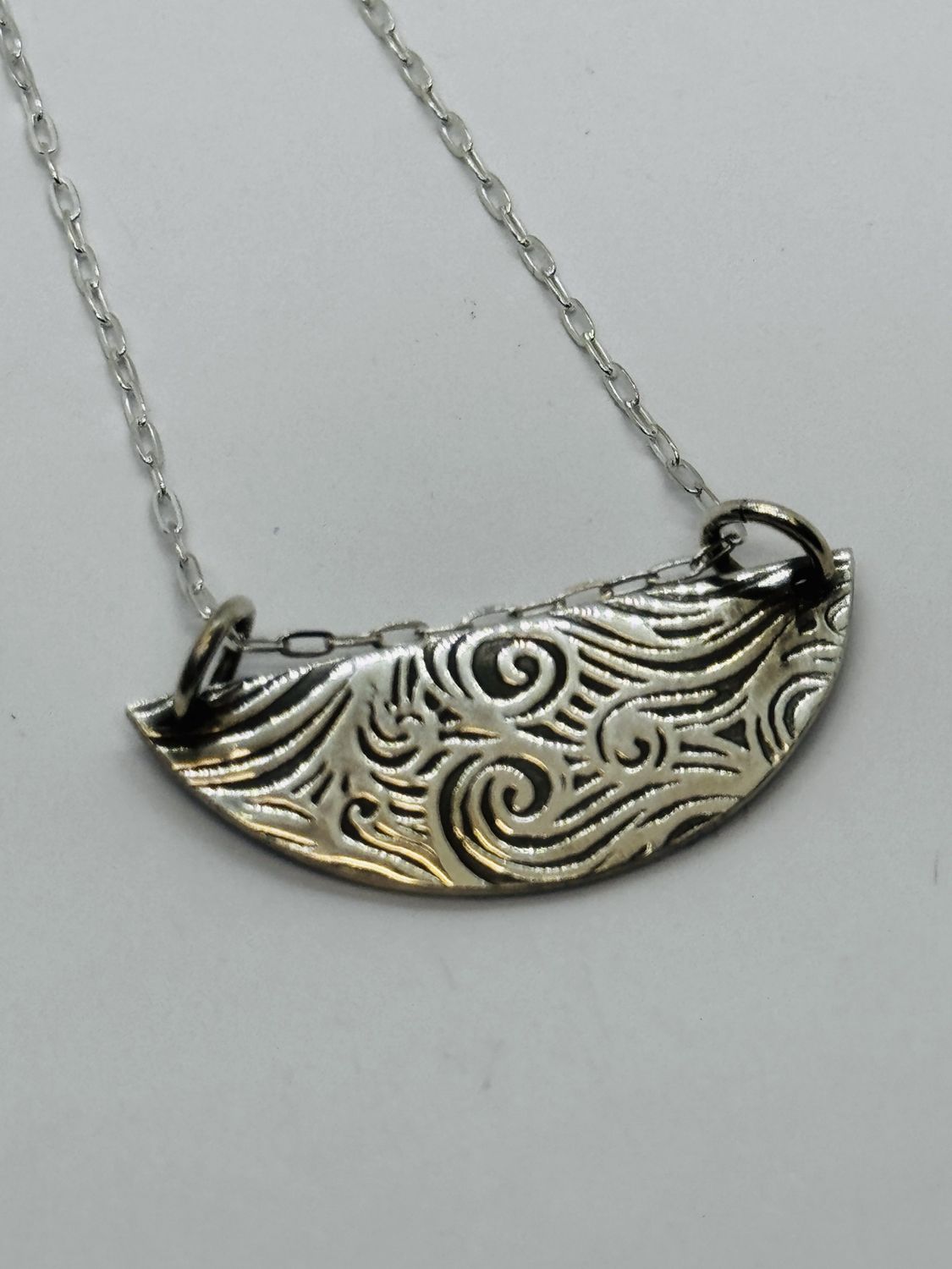 O&#39;Brien Necklace Roll Print Half Circle Scroll Work
