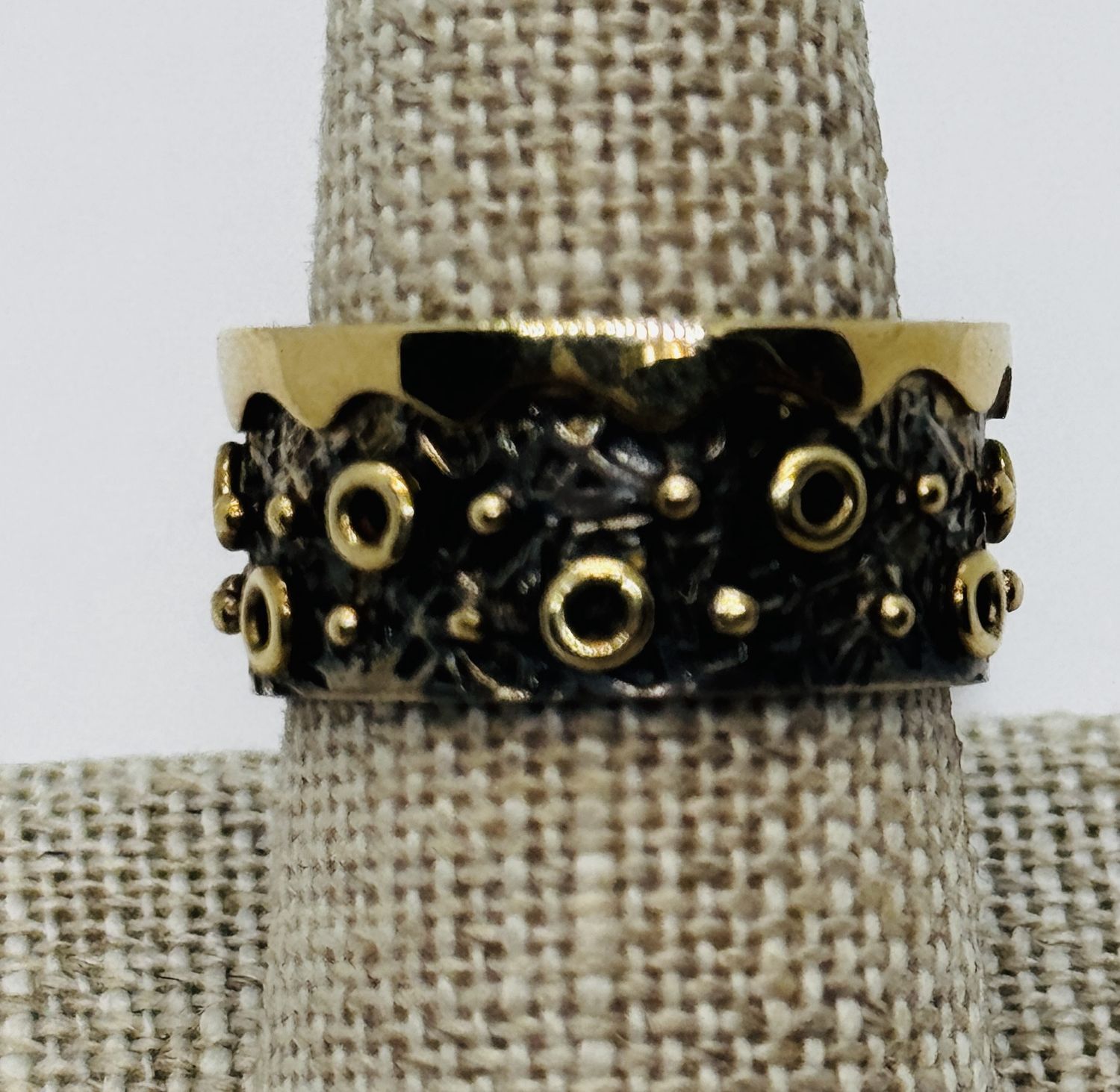 Otter Ring Stamped SS Band w/ Gold Wave, Gold Circles &amp; Dots
