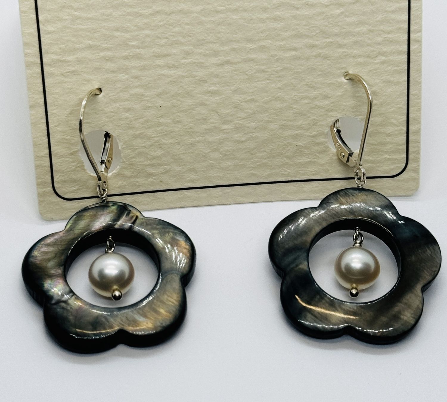 Otter Earring Black Mother Of Pearl Flowers w/ White Pearl Center