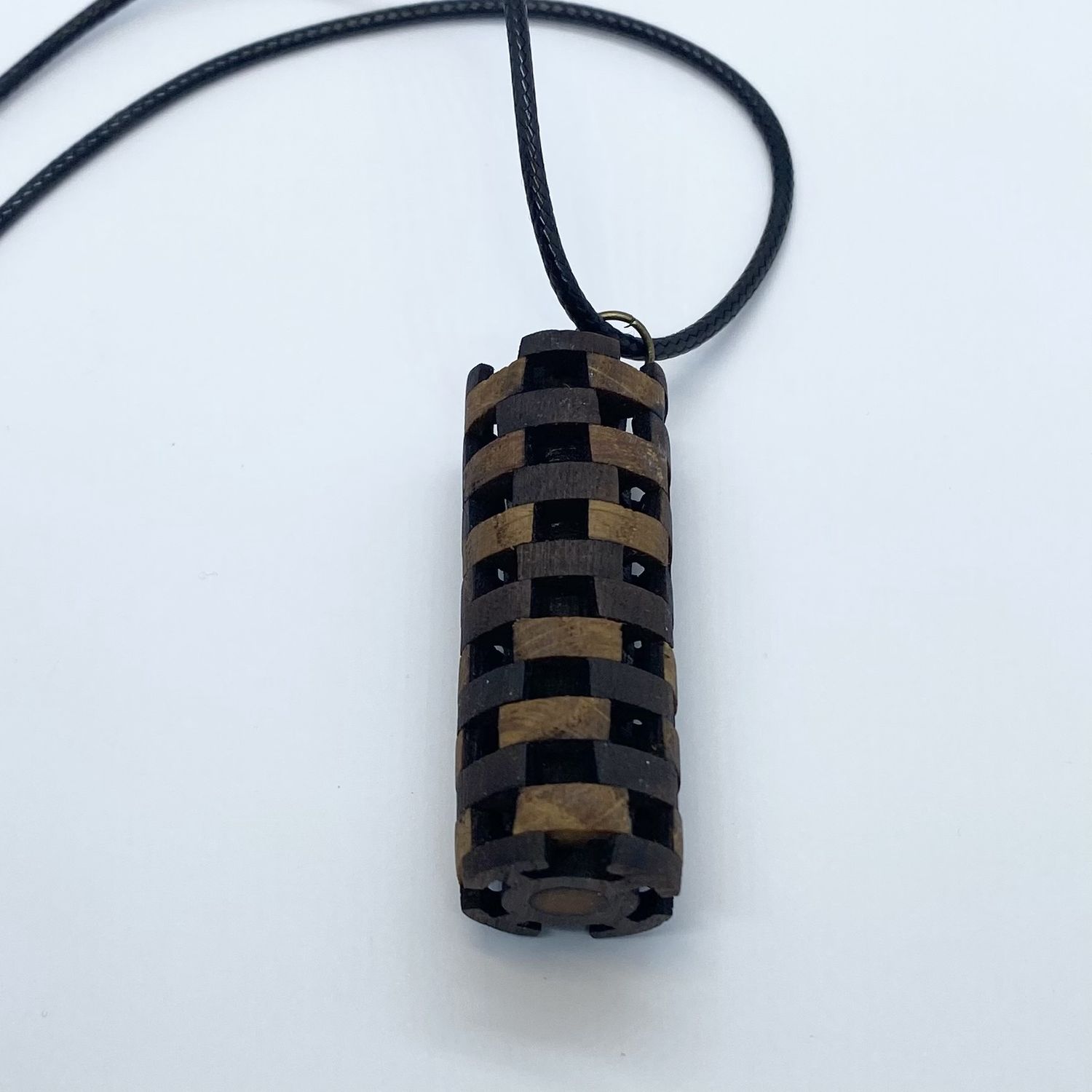 By Julius Necklace Barrel