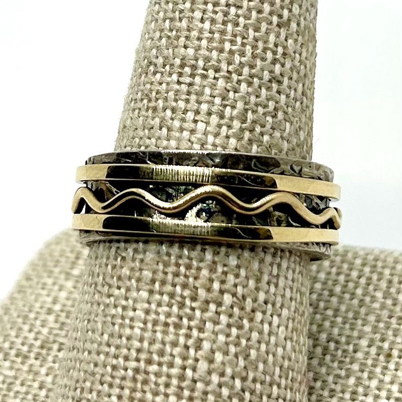 Otter Ring Stamped SS Band w/ 2 Gold Bars and Center Moving Gold Wave Size 9