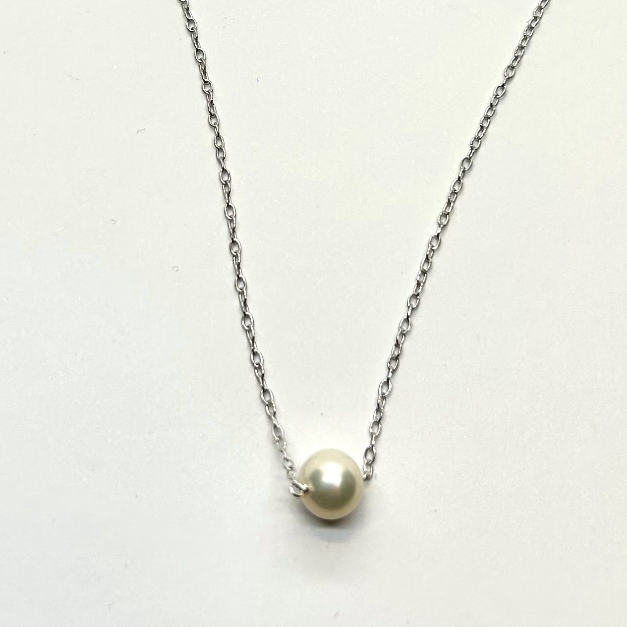 Otter Necklace ROund Shite Freshwater Pearl on Cable Chain